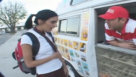 Ice cream maker sells ice cream to teenagers in exchange for sex #02